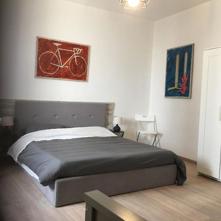 La Casa Nell'Antico Cortile Appartement Catánia Buitenkant foto
